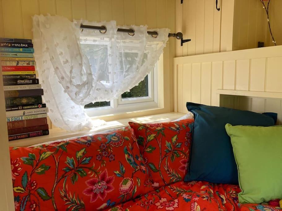 Neddys Rest Luxury Horsebox Stay Battle Eksteriør billede
